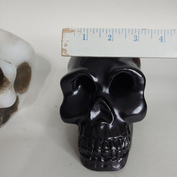 Bleeding Skull Candle Gothic Halloween Decor White & Black 2 PC Set Skel… - Picture 8 of 10